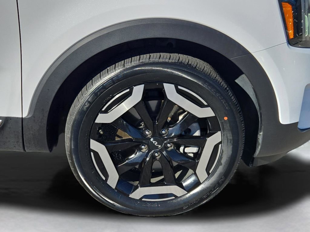 Used 2023 Kia Telluride EX w/ EX Captain's Chair Package image 6