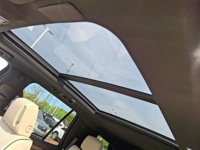 Certified 2023 Cadillac Escalade Premium Luxury image 11