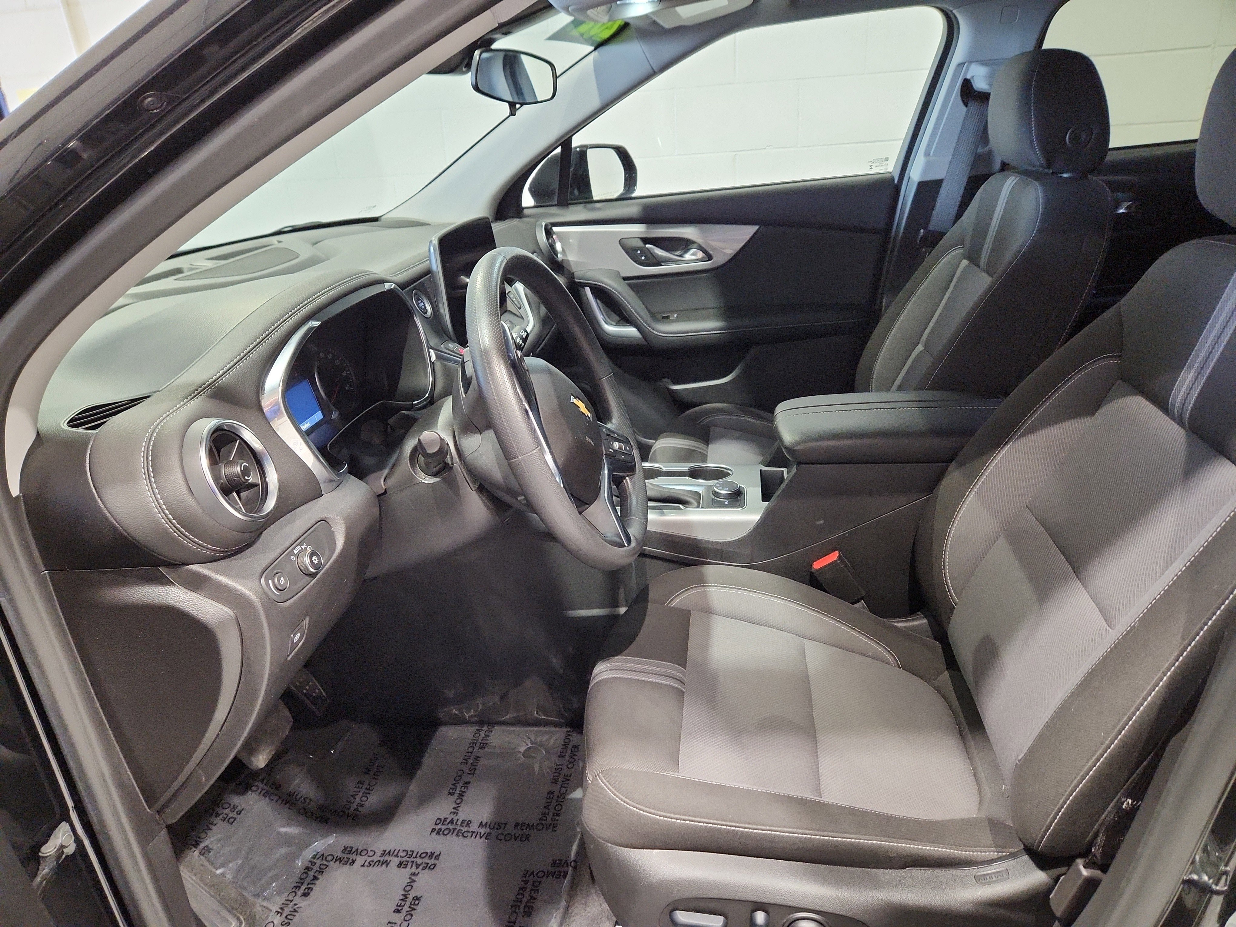 Used 2025 Chevrolet Blazer LT image 4