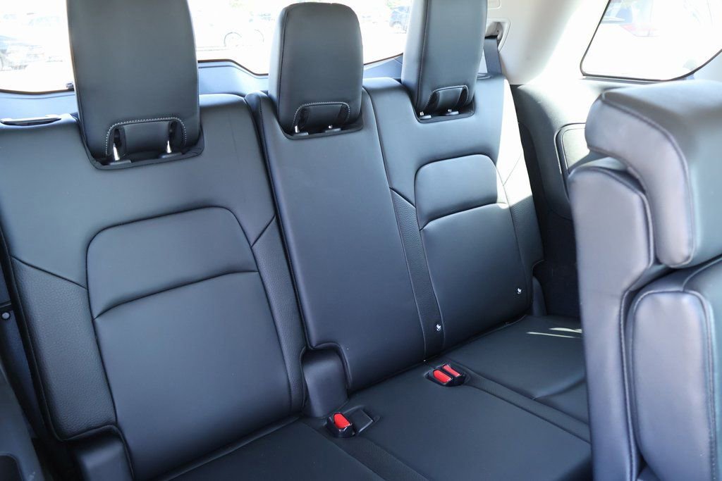 Used 2023 Nissan Pathfinder SL image 11