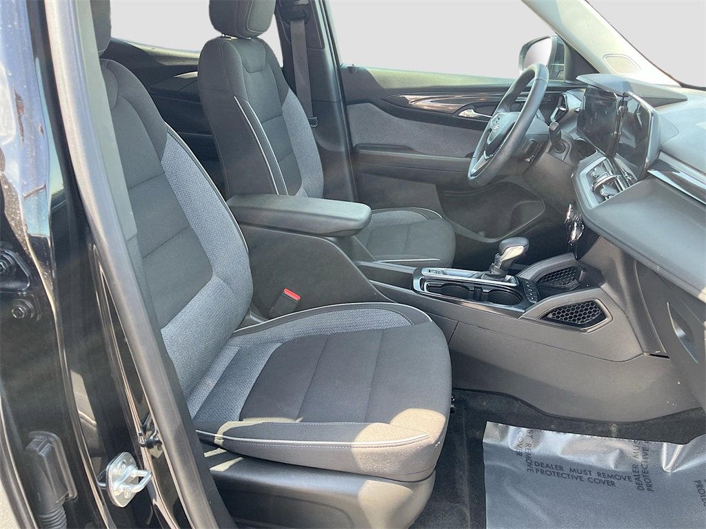 Used 2024 Chevrolet TrailBlazer LT w/ LT Cold Weather Package image 26