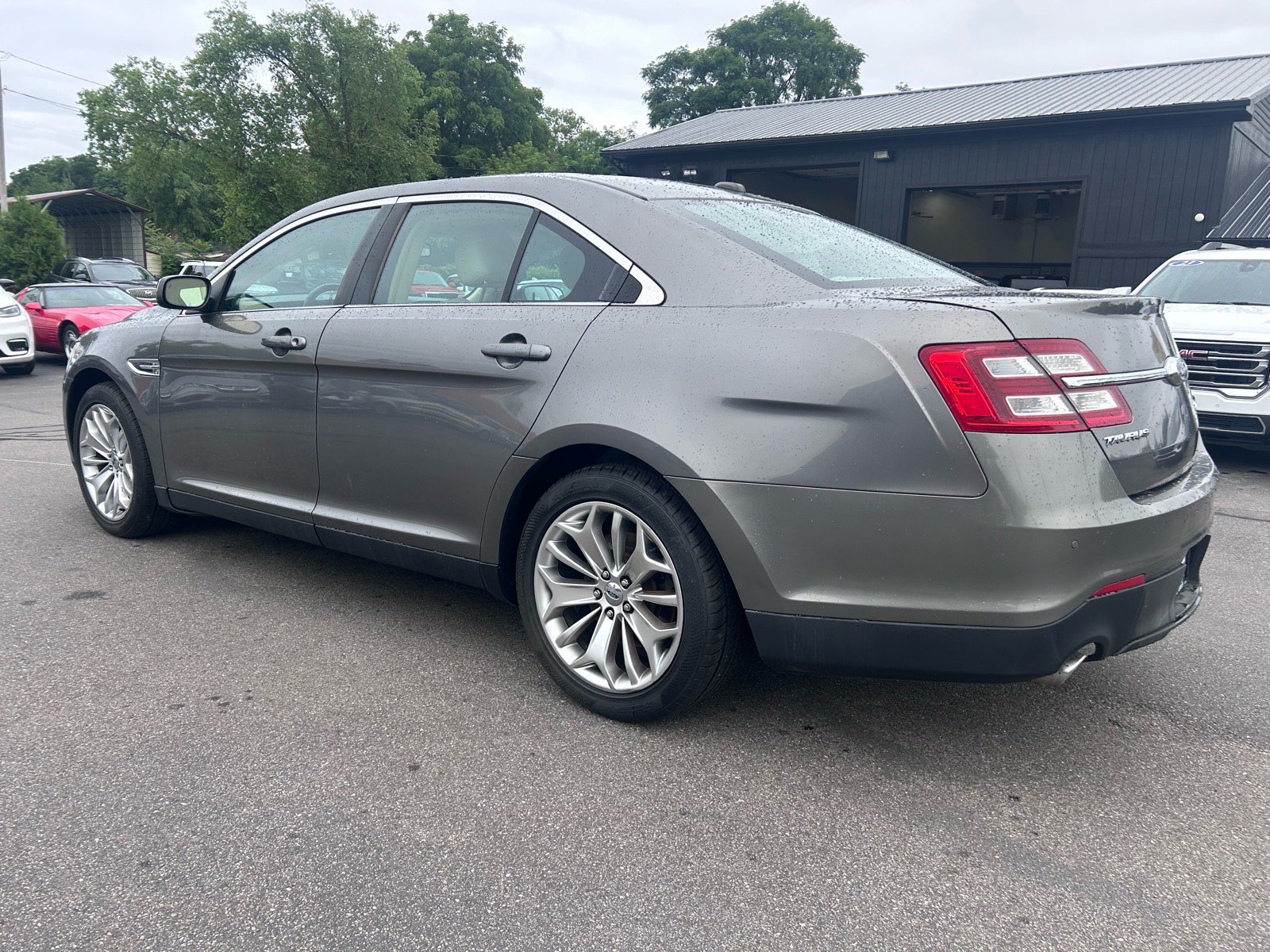 Used 2013 Ford Taurus Limited FWD image 6