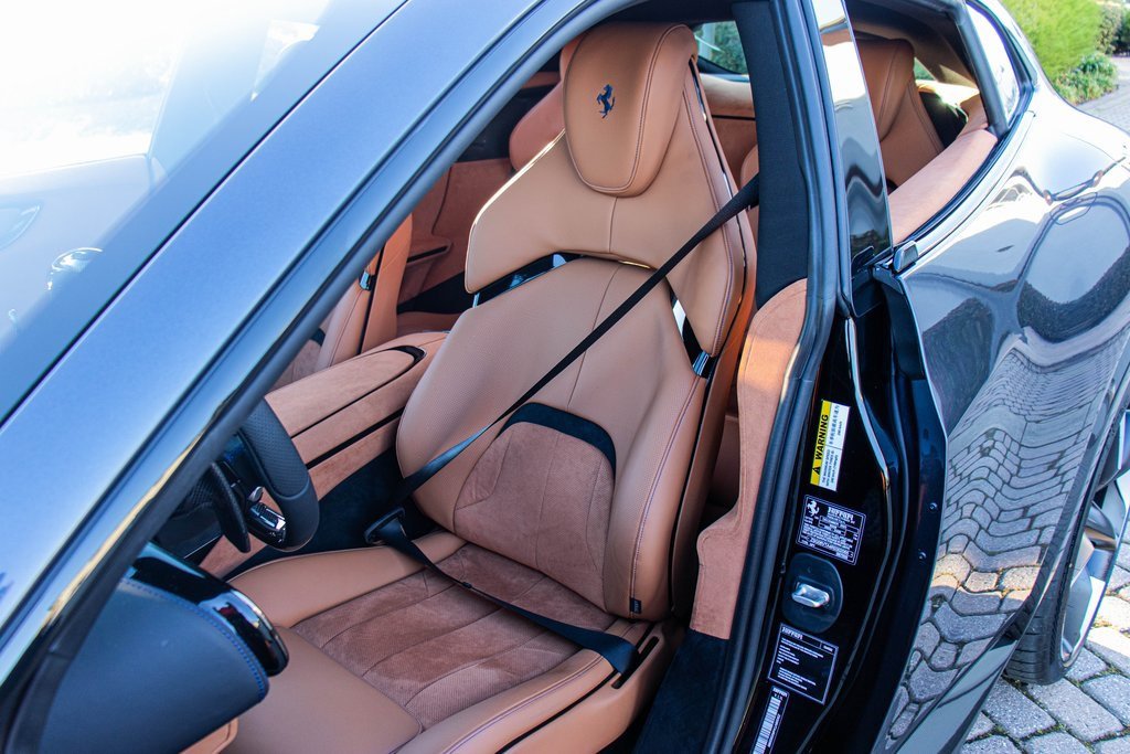 Certified 2024 Ferrari Purosangue Base image 6