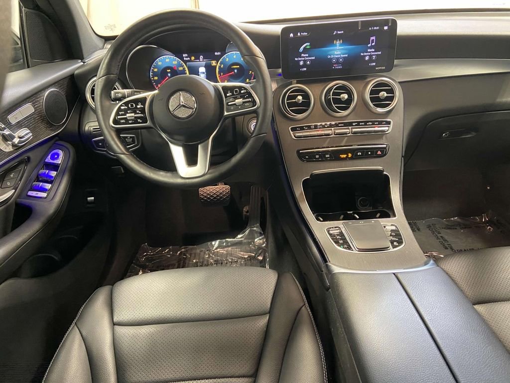 Used 2021 Mercedes-Benz GLC 300 4MATIC w/ Premium Package image 11