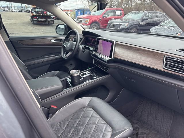 Used 2024 Volkswagen Atlas SEL Premium R-Line image 5