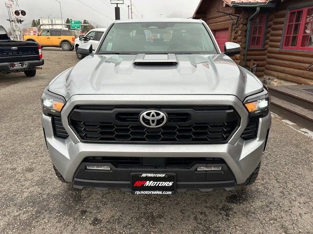 Used 2025 Toyota Tacoma TRD Sport image 3