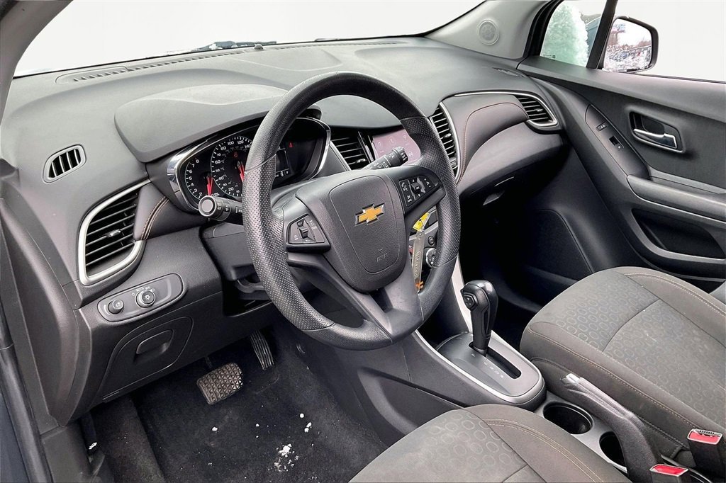 Used 2021 Chevrolet Trax LS w/ Tint and Cruise Package image 19
