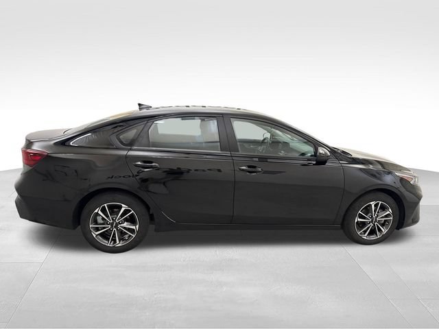 Used 2023 Kia Forte LXS FWD image 7