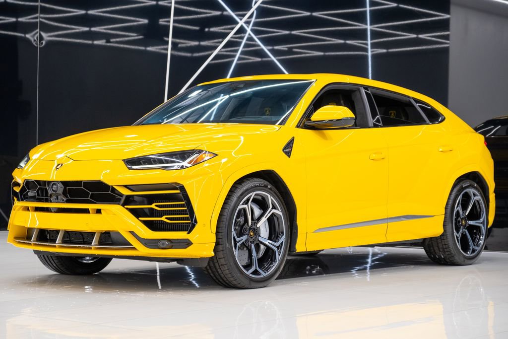 Used 2022 Lamborghini Urus image 3