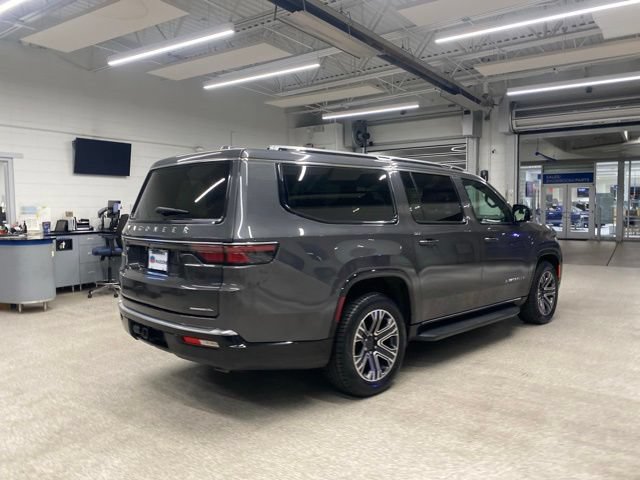 Used 2023 Jeep Wagoneer L Series II AWD/4WD image 5