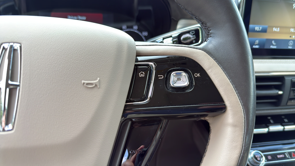 Used 2020 Lincoln Corsair AWD w/ Premium Package image 24
