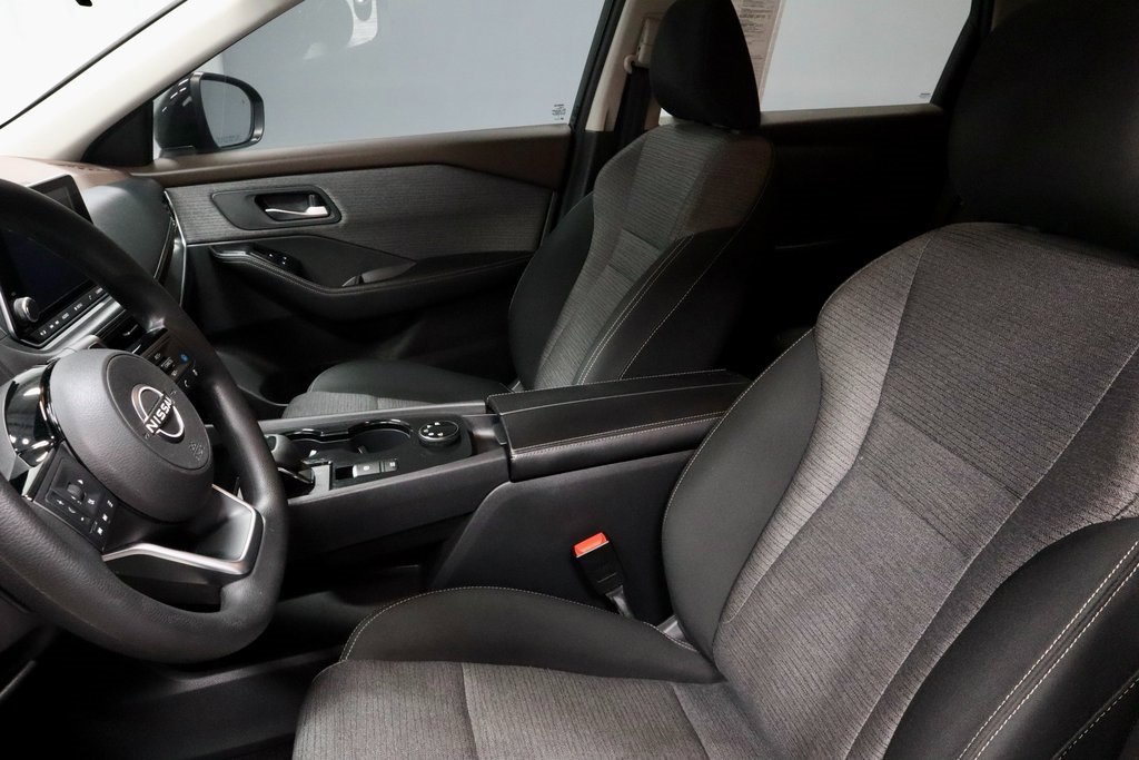 Certified 2022 Nissan Rogue SV image 24