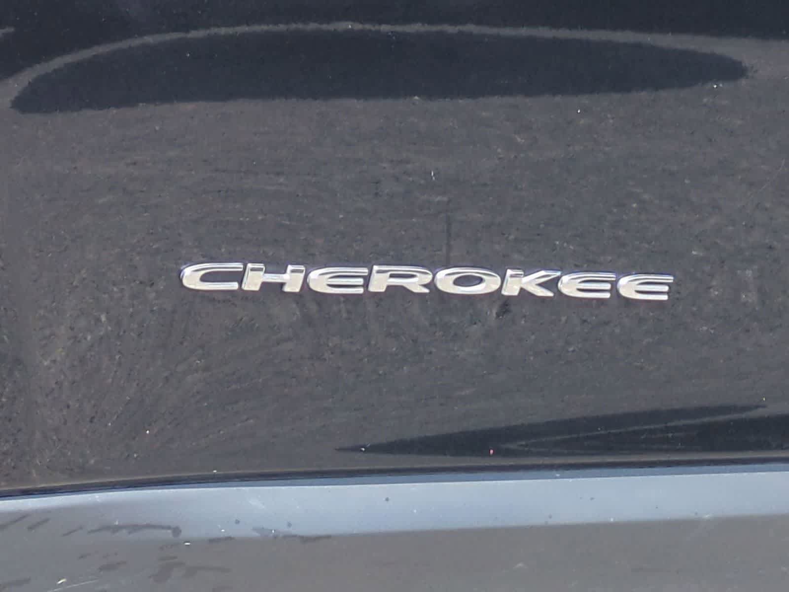 Used 2019 Jeep Cherokee Latitude w/ Popular Appearance Group image 13