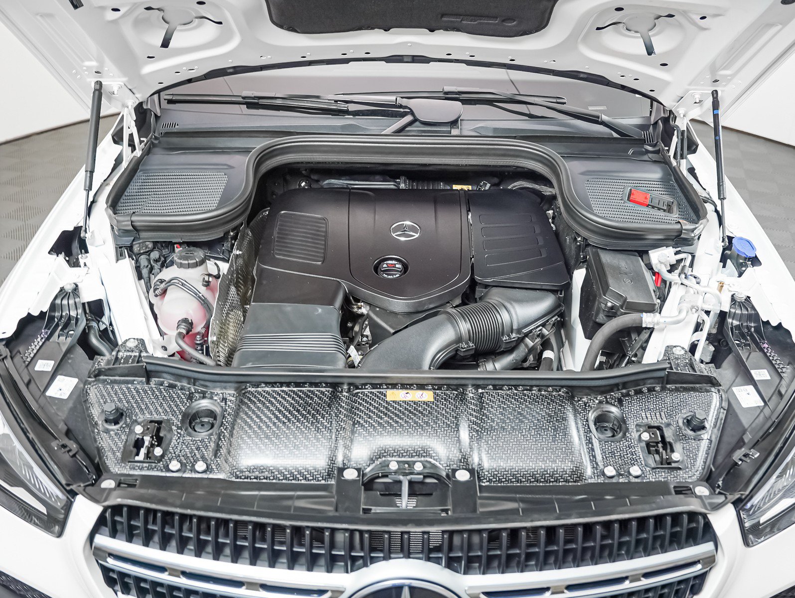 Certified 2025 Mercedes-Benz GLE 450e 4MATIC image 3