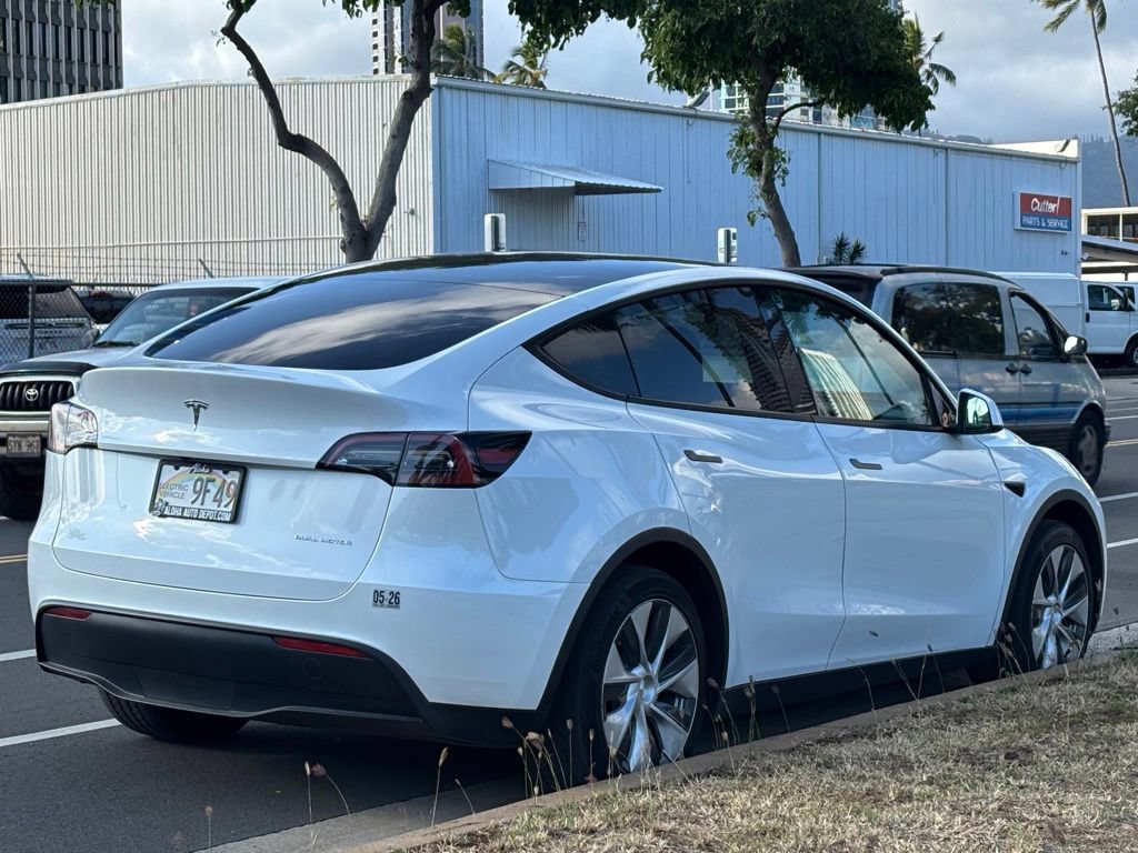 Used 2023 Tesla Model Y Long Range AWD/4WD image 5