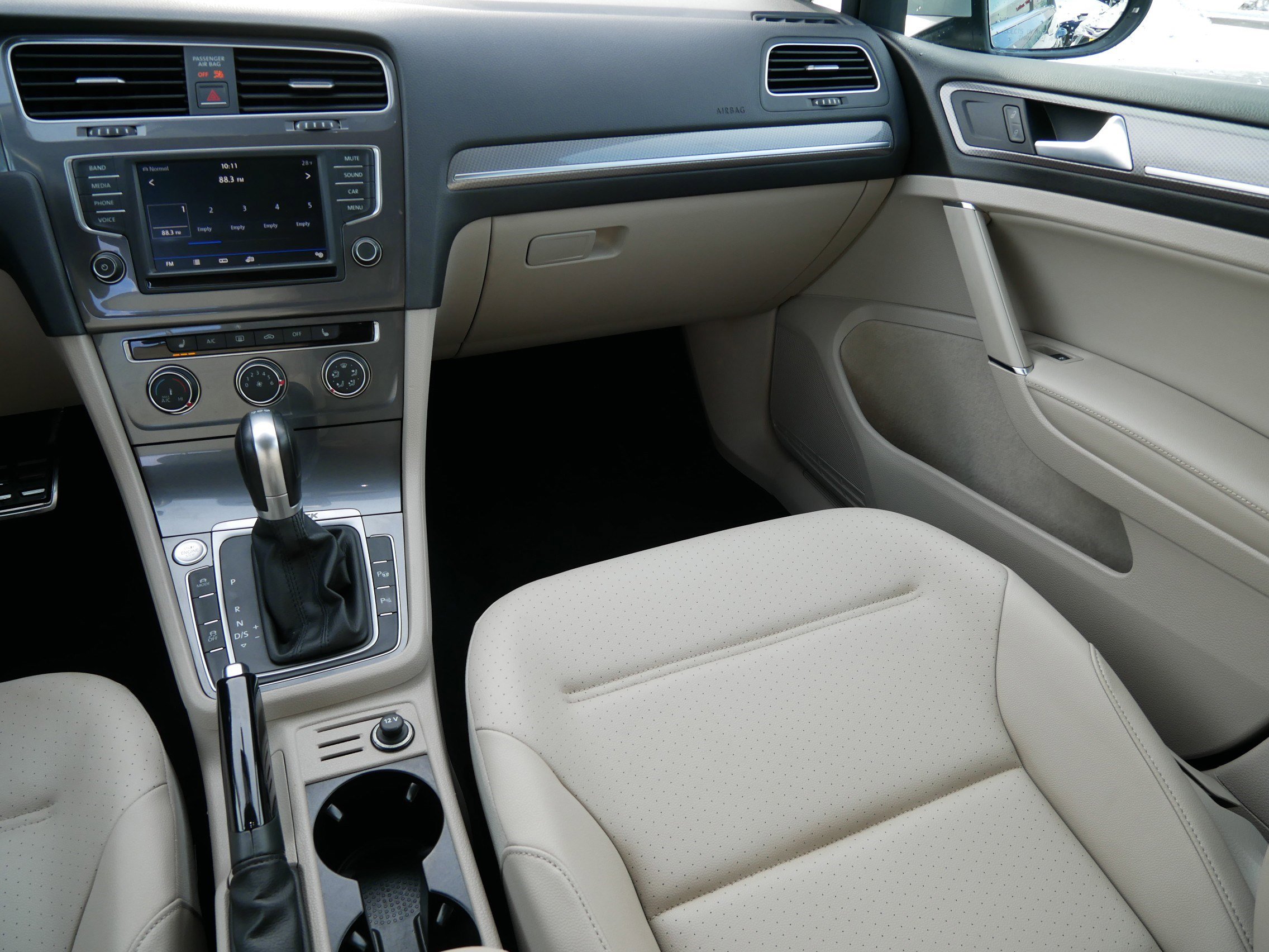 Used 2017 Volkswagen Golf Alltrack SE image 11