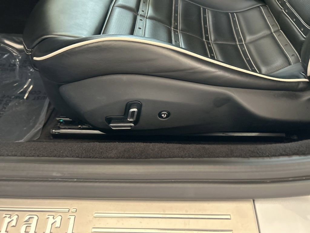 Used 2019 Ferrari Portofino RWD image 55