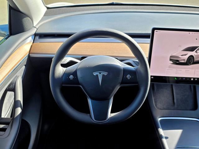 Used 2023 Tesla Model Y Long Range image 13