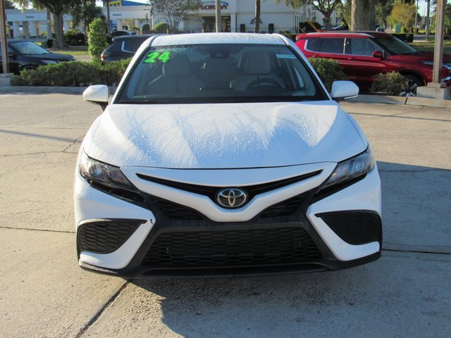 Used 2024 Toyota Camry SE image 7