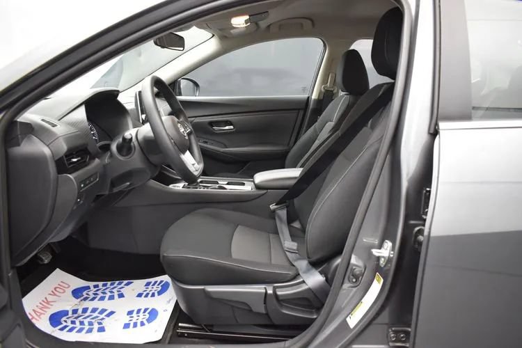 Used 2025 Nissan Sentra SV FWD image 14