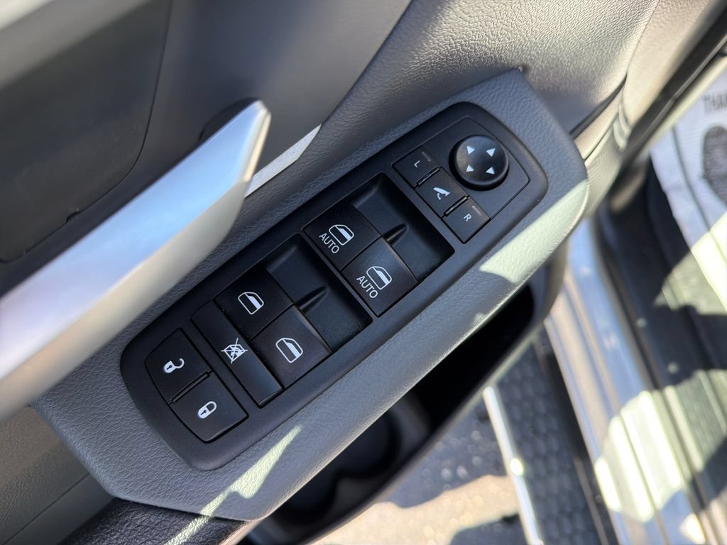 Used 2020 RAM 1500 Big Horn AWD/4WD image 11