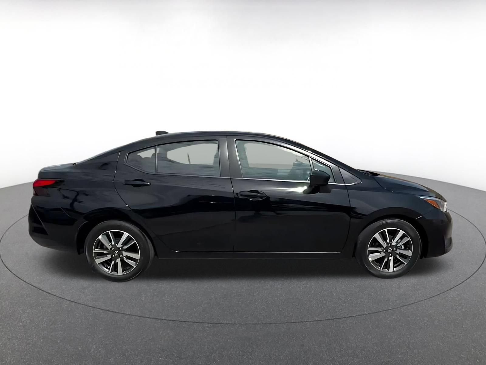 Used 2025 Nissan Versa SV FWD image 13