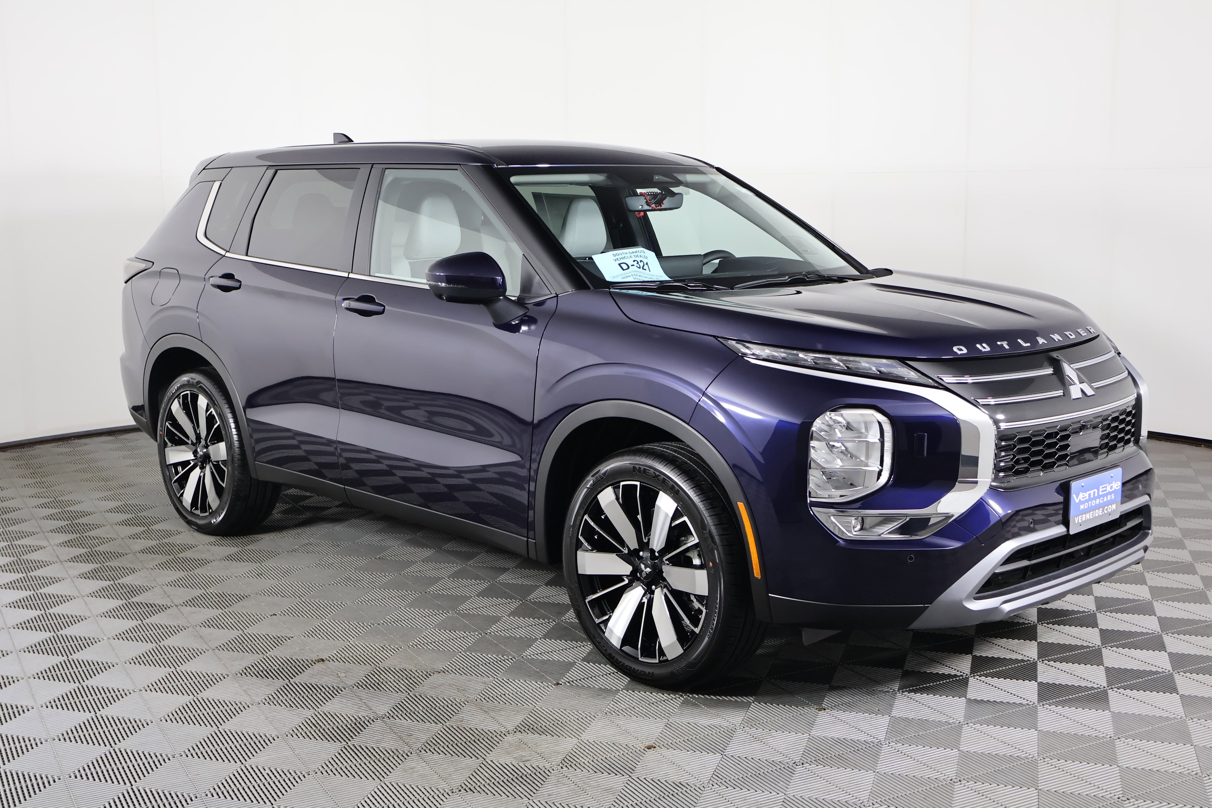 New 2026 Mitsubishi Outlander SE image 4