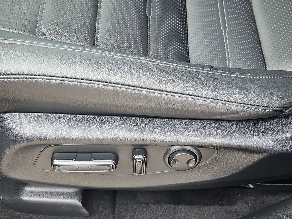 Used 2025 Honda CR-V EX-L image 14