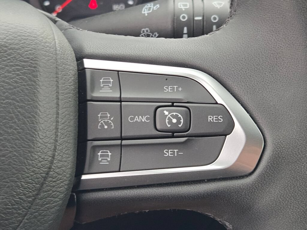 Used 2025 Jeep Compass Limited AWD/4WD image 29