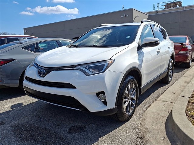Used 2018 Toyota RAV4 XLE w/ Carpet Mat Package image 2