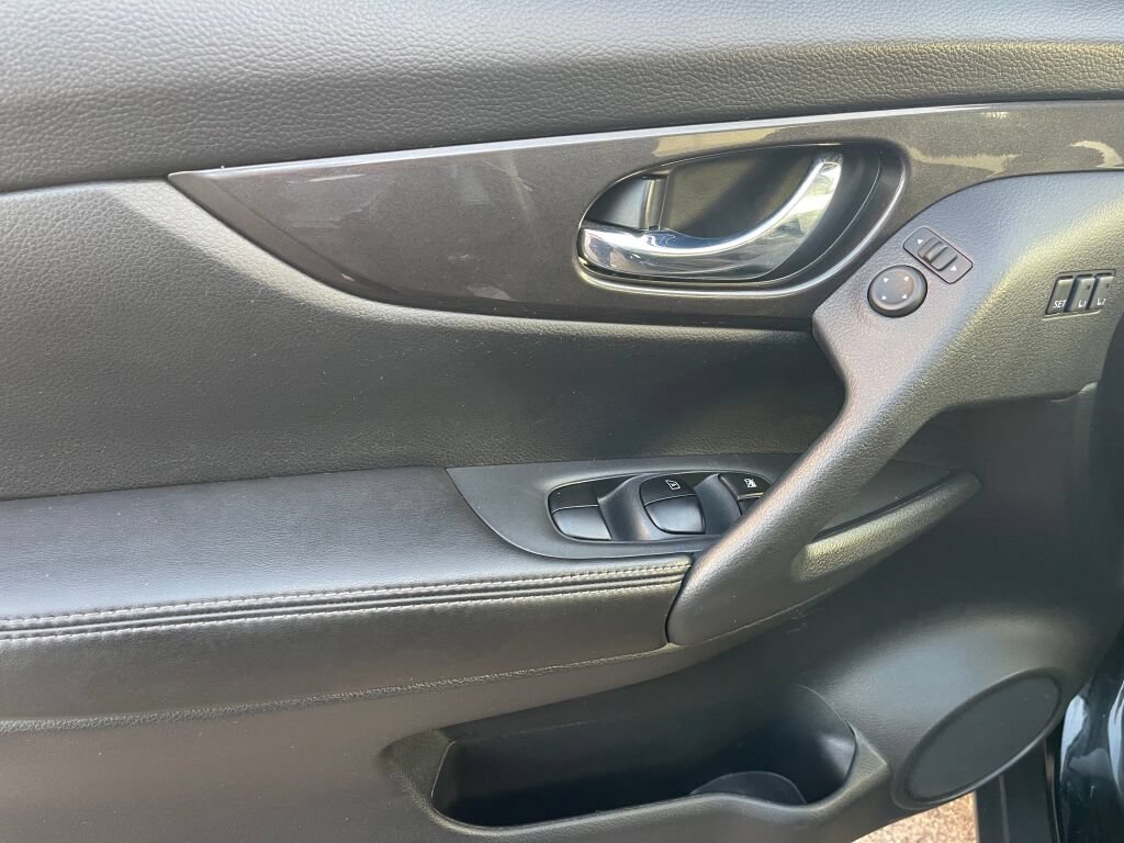 Used 2018 Nissan Rogue AWD image 8