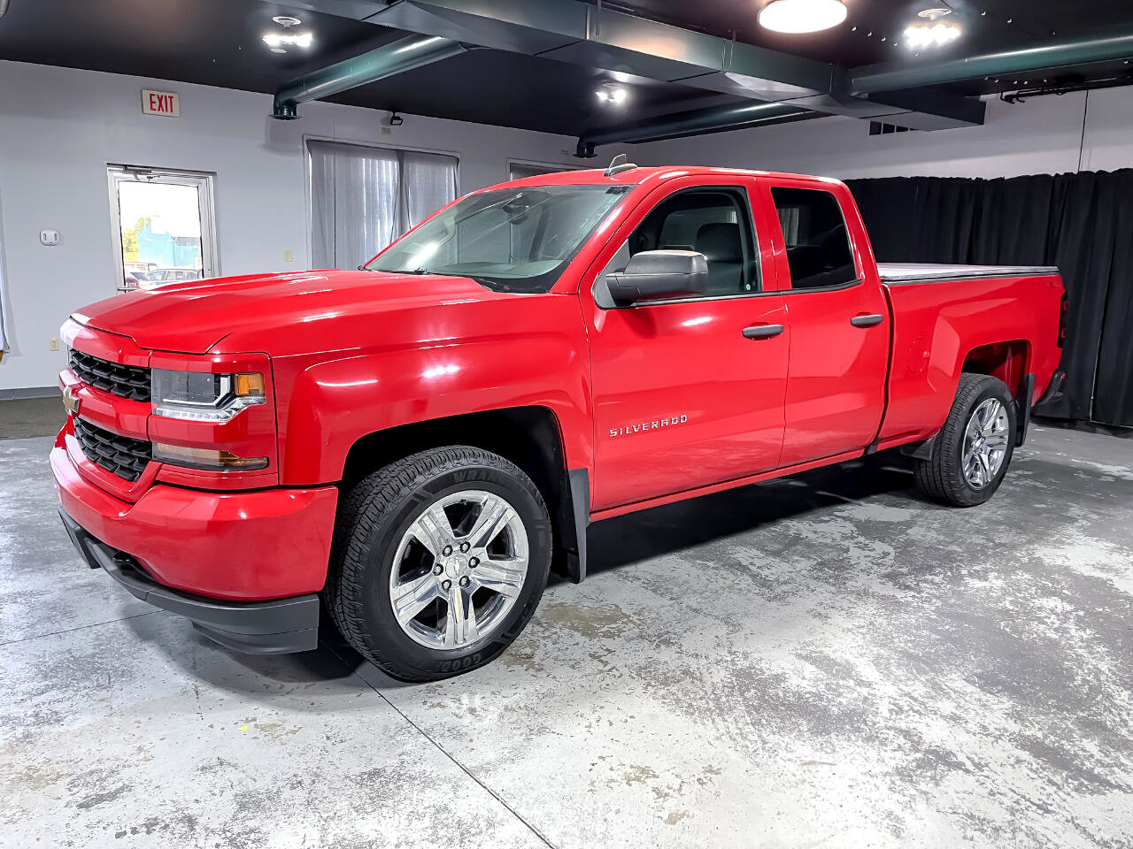 Used 2016 Chevrolet Silverado 1500 Custom w/ Custom Convenience Package image 4