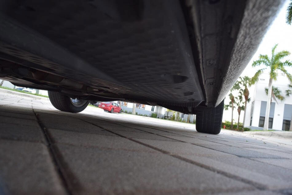 Used 2013 Volkswagen Golf TDI image 98