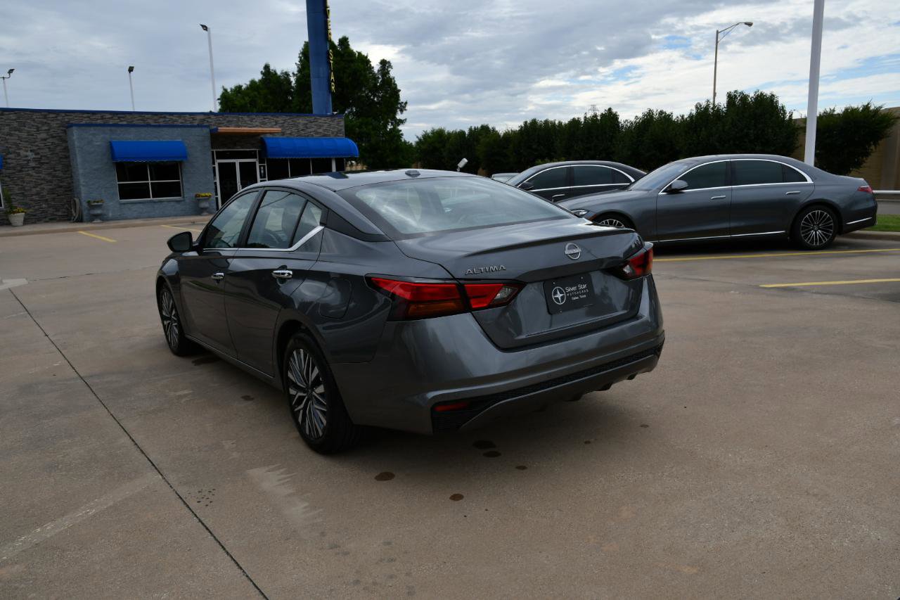 Used 2024 Nissan Altima 2.5 SV image 5