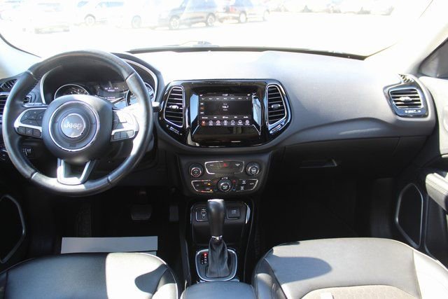 Used 2020 Jeep Compass Latitude image 10