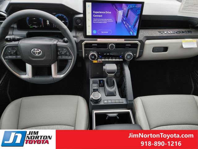 Used 2025 Toyota Tacoma Limited AWD/4WD image 26