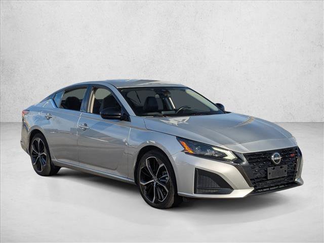 Used 2024 Nissan Altima 2.5 SR image 3