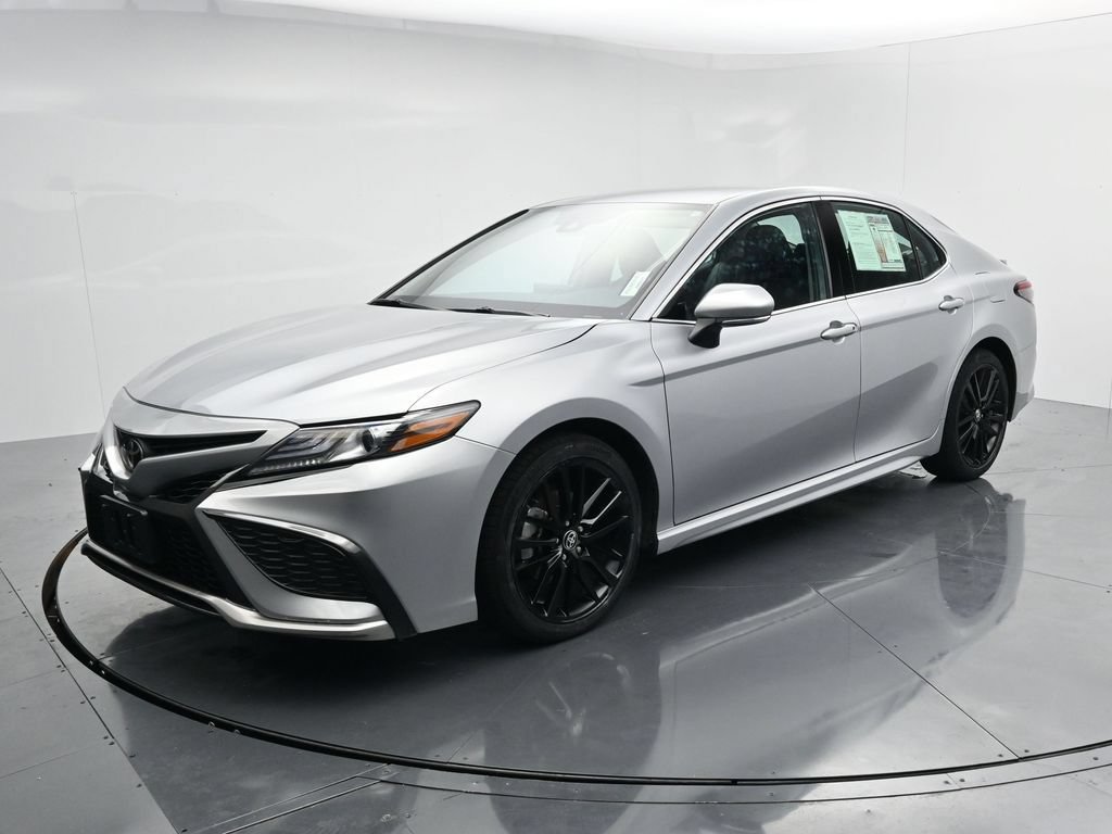 Used 2024 Toyota Camry XSE FWD image 4