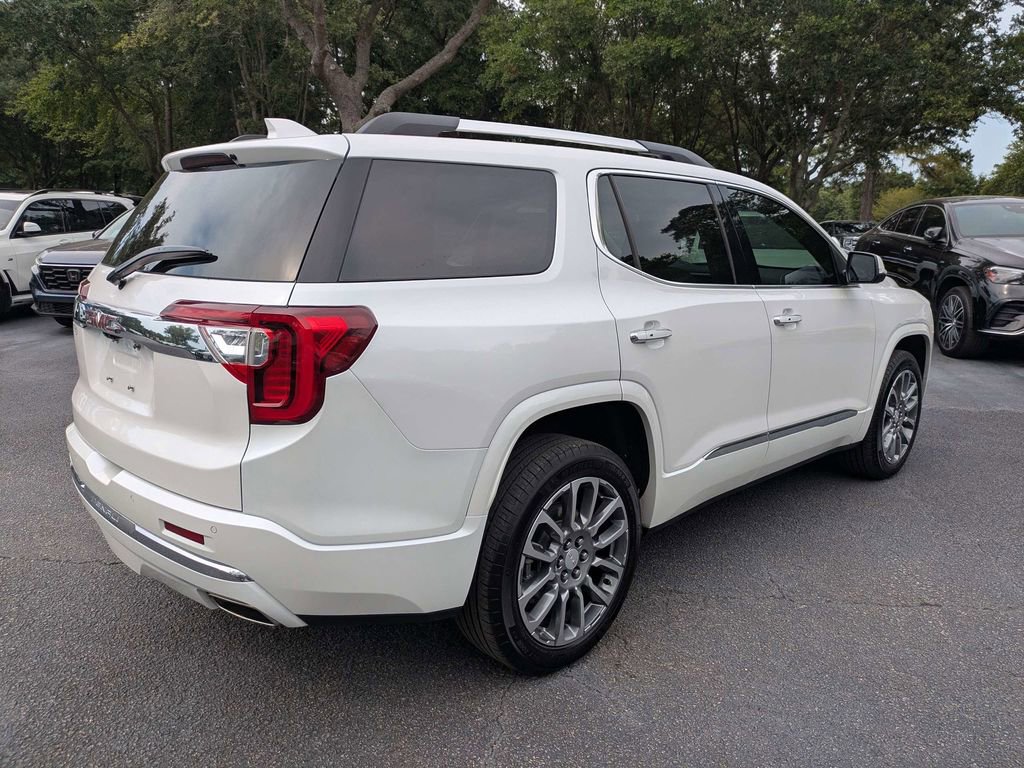 Used 2023 GMC Acadia Denali w/ Denali Ultimate Package FWD image 4