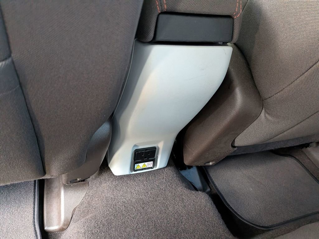 Used 2017 Jeep Renegade Latitude w/ Popular Equipment Group FWD image 33