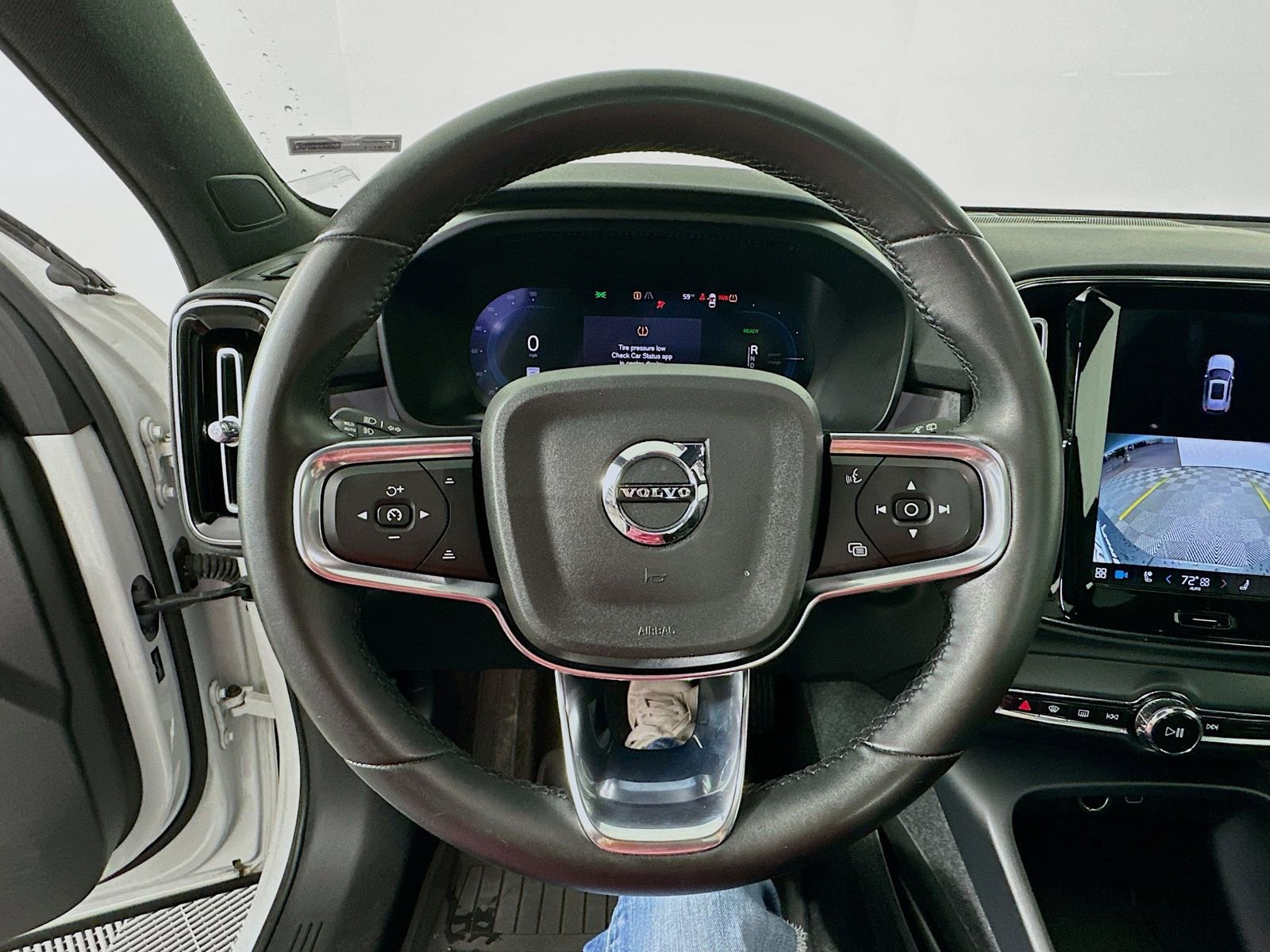 Used 2023 Volvo XC40 Recharge Ultimate w/ Protection Package Premier image 11