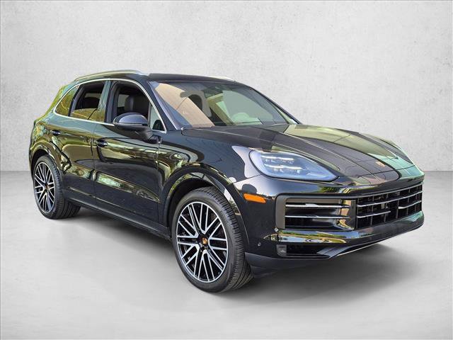 Used 2025 Porsche Cayenne AWD/4WD image 3