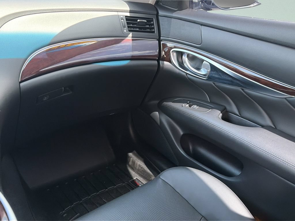 Used 2019 INFINITI Q70 Luxe AWD/4WD image 12