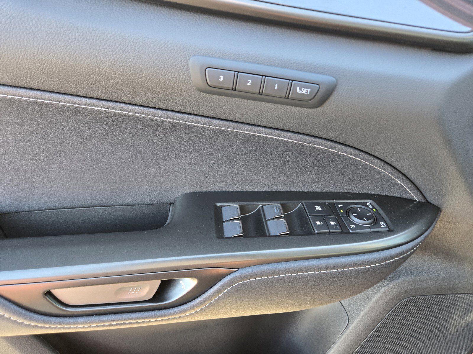 New 2026 Lexus NX 350h AWD w/ Premium Package image 10