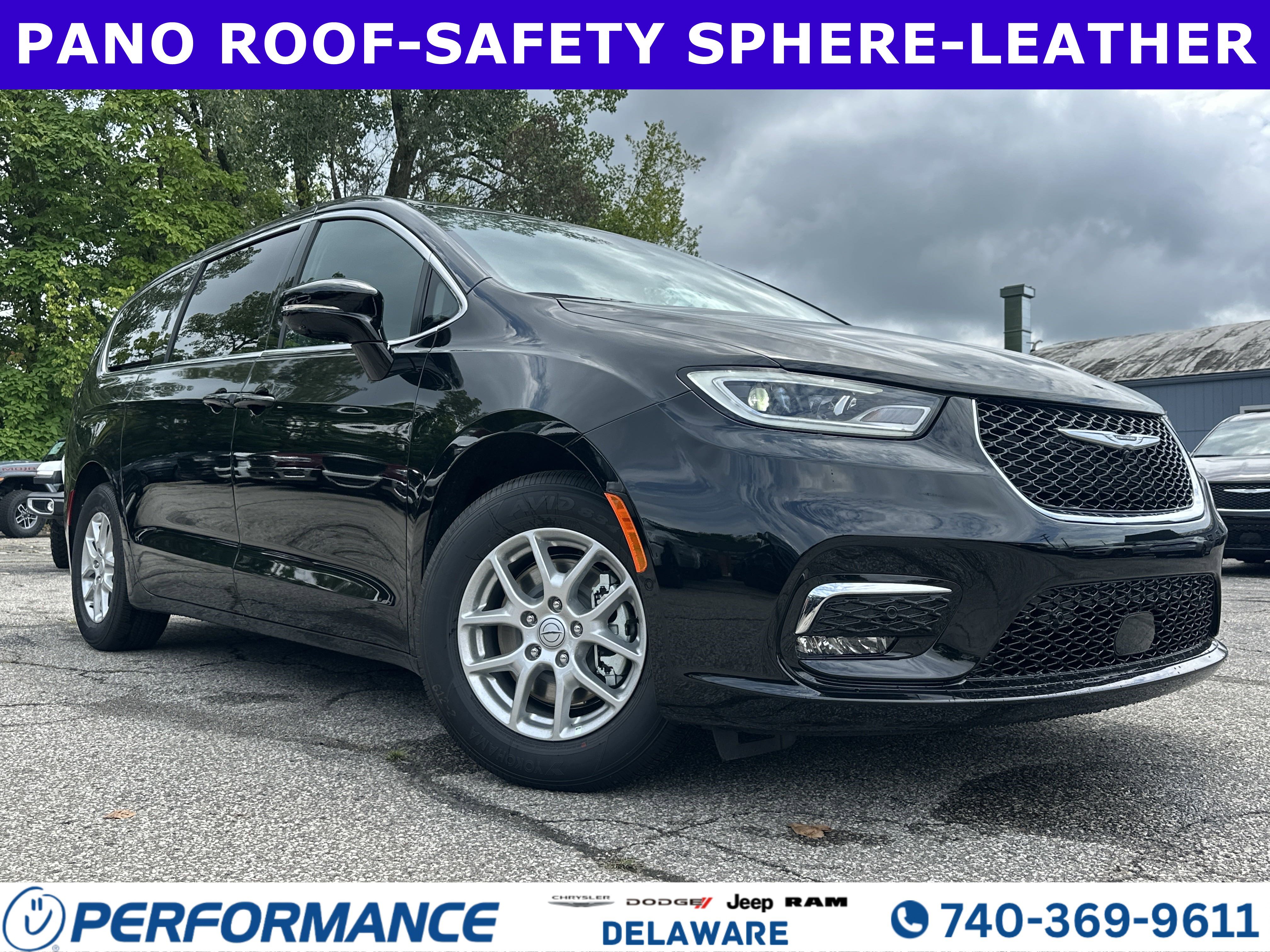 New 2026 Chrysler Pacifica Select