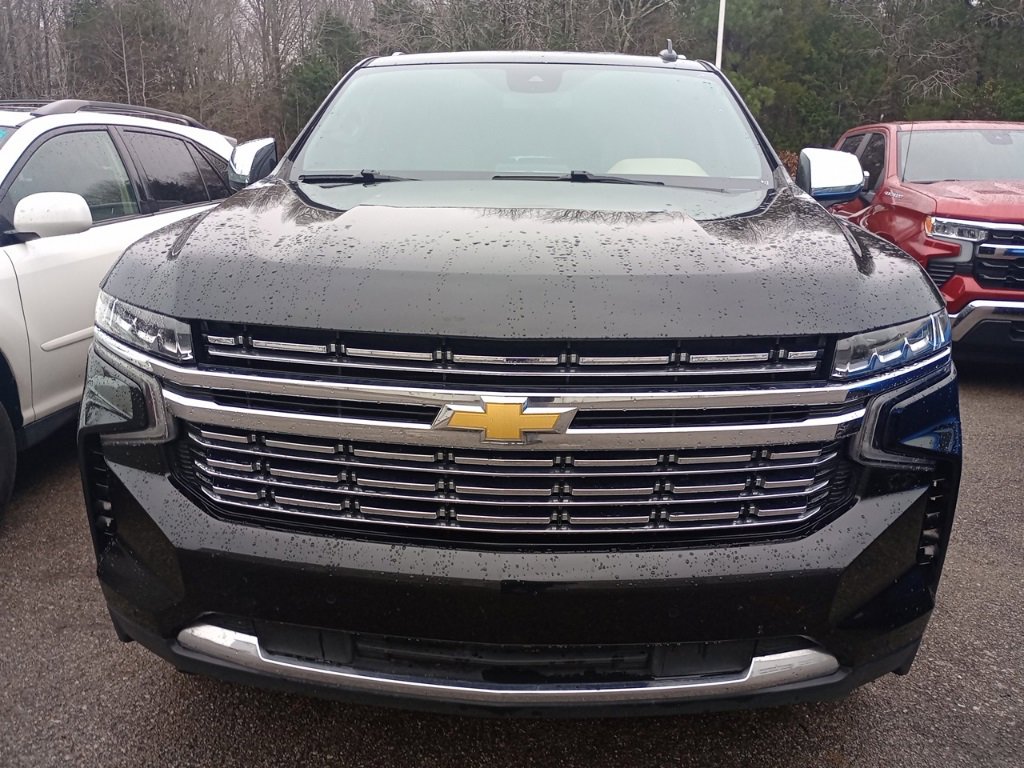 Used 2024 Chevrolet Suburban Premier image 2