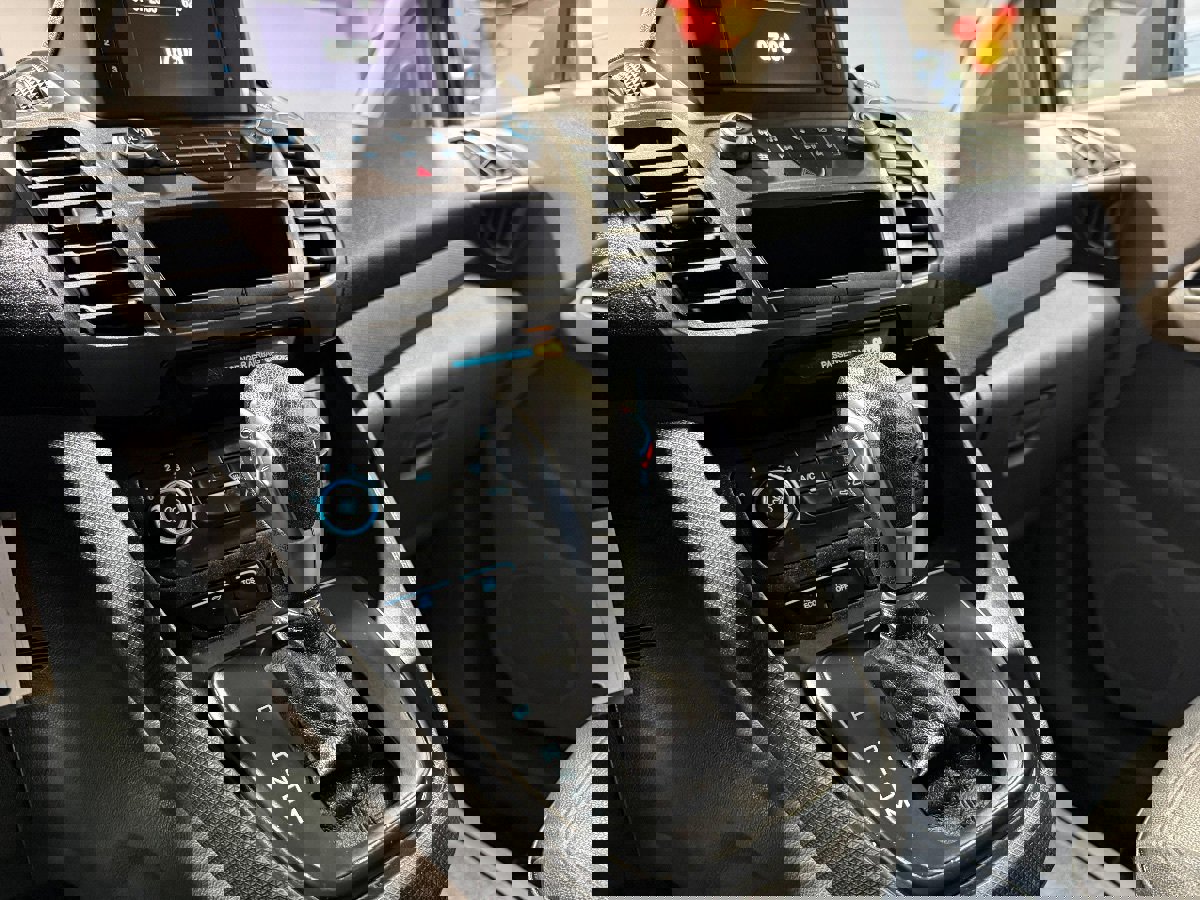 Used 2020 Ford Transit Connect XL image 16