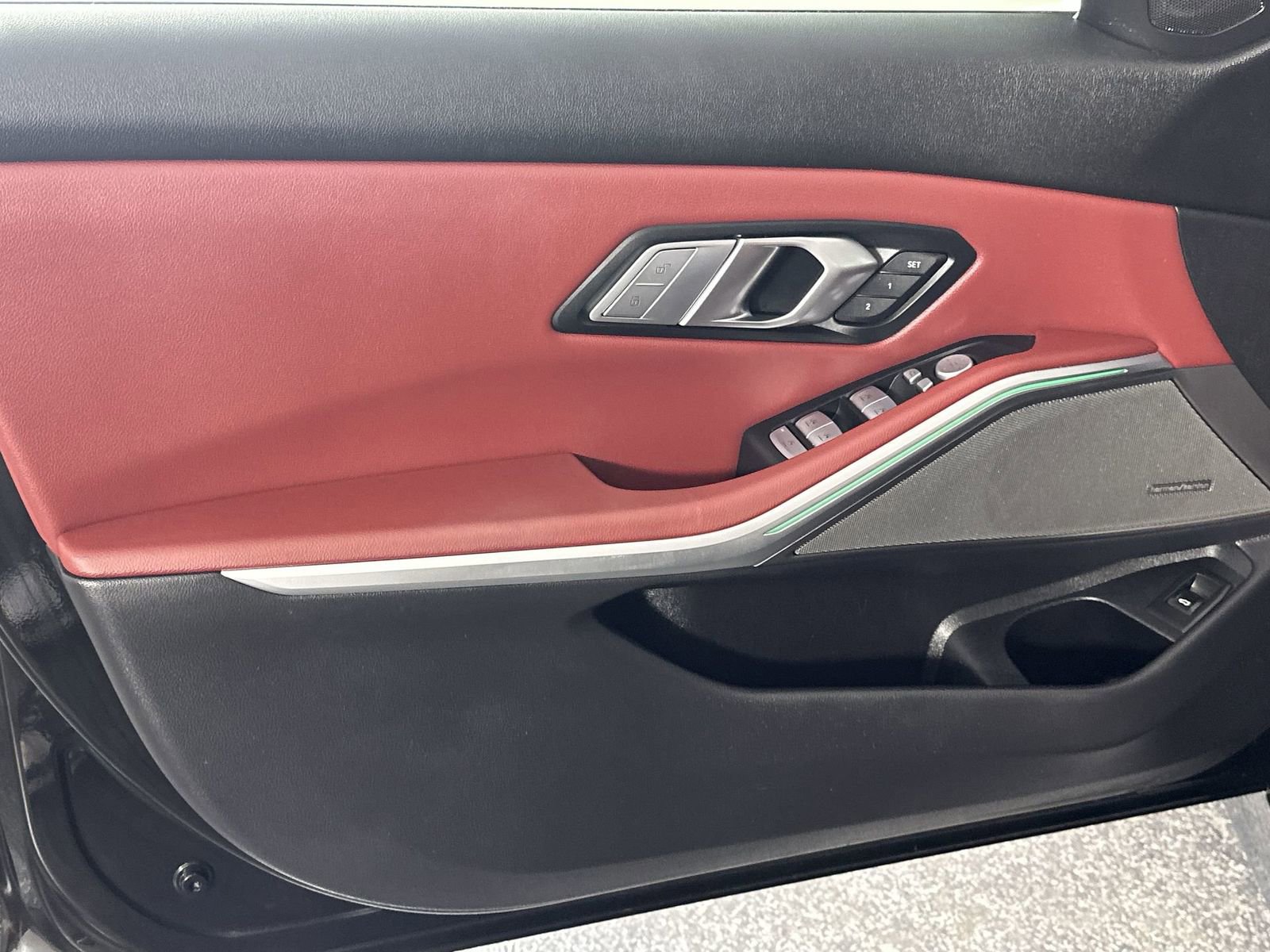 Used 2025 BMW 330i Sedan w/ Premium Package image 29