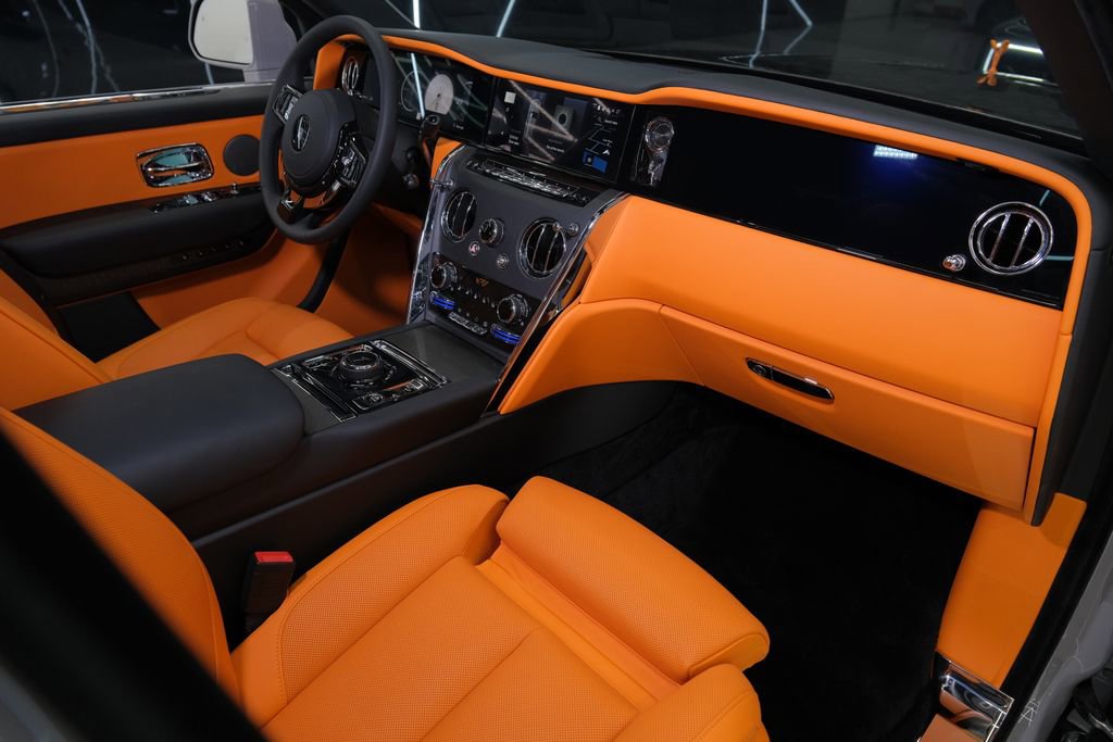 Used 2026 Rolls-Royce Cullinan AWD/4WD image 52