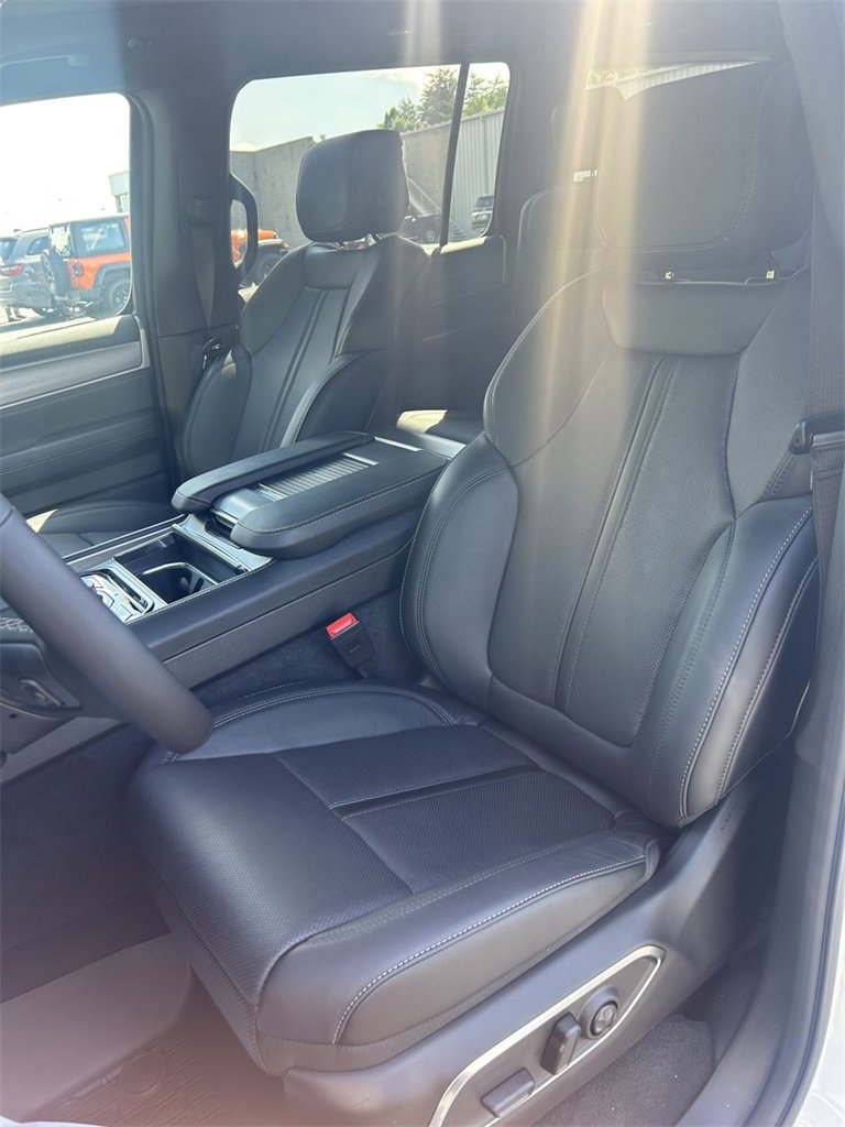 New 2025 Jeep Wagoneer Series II image 27
